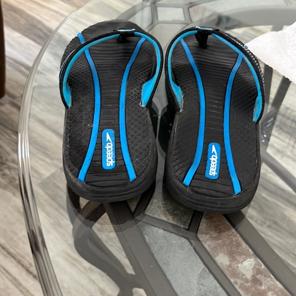 🩴SPEEDO FLIP FLOPS FOR WOMEN SIZE 8 CUSHIONED FOOT BED BLACK & BLUE GREAT COND. - Picture 3 of 9